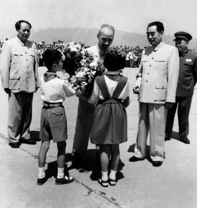 志明: 他的中国妻子究竟是曾雪明还是林依兰?