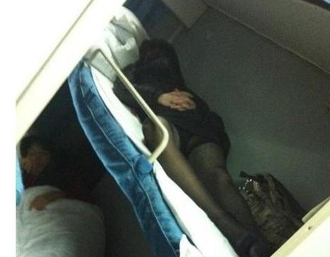 圈子 - 火车上的囧事,<em>卧铺</em>的<em>妹子</em>们睡觉诱惑多
