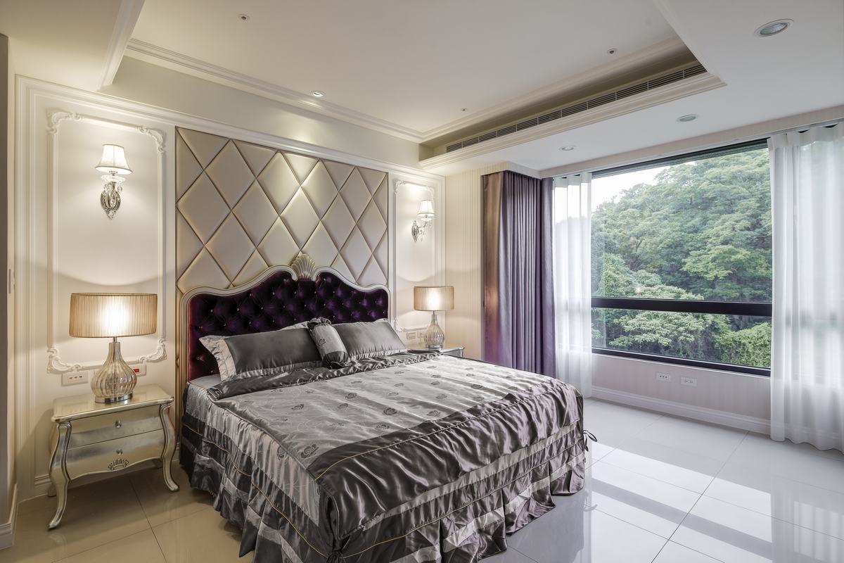 问:四十平的房间新贴了墙纸刮了防瓷,通风半个