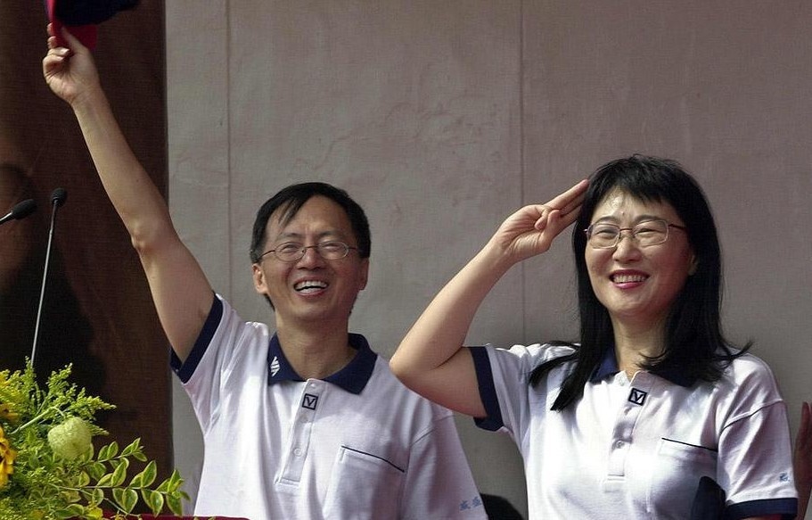 马云将妻子当生产资料!盘点商界大佬罗曼史