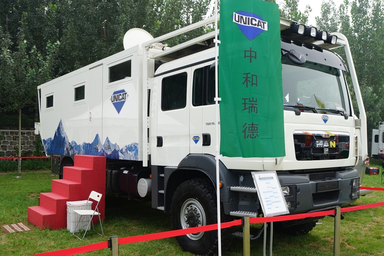 有限公司参加了北京房车博览中心第七届房车展,参展的unicattc594x4越