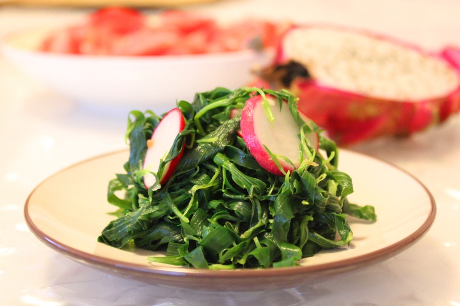 凉拌樱桃萝卜山苜楂:野菜的魅力