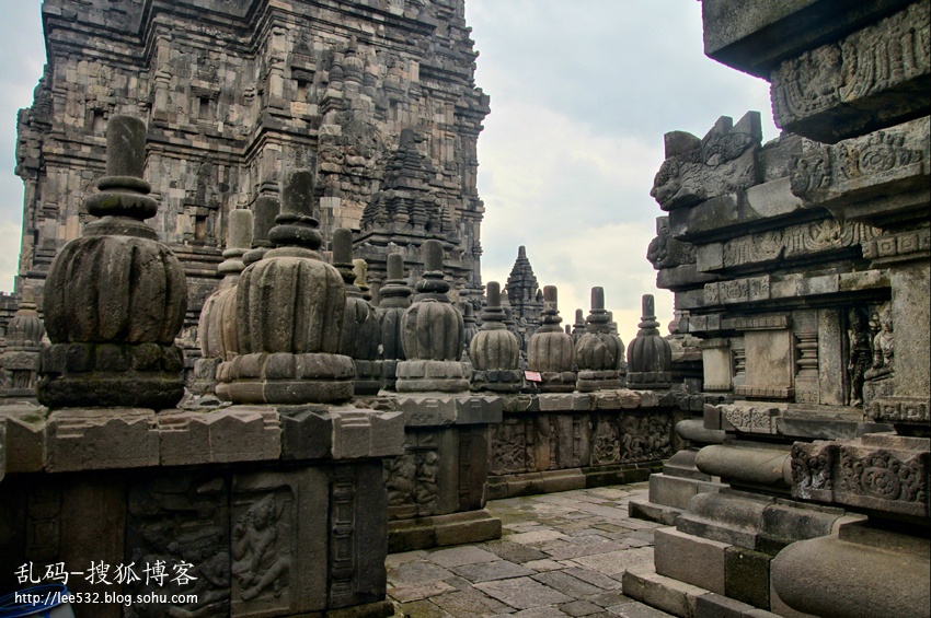 世界最不可思议寺庙 印尼普兰巴南神庙