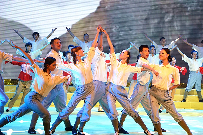 南妮湾简谱_怪鸭历险记南妮图片