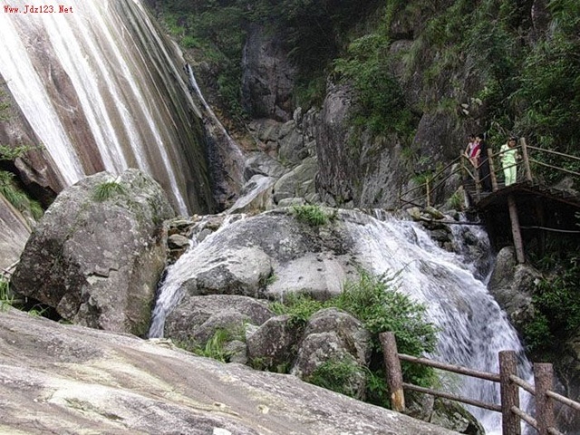 南山瀑布--浮梁瑶里汪胡生态旅游自然风景区