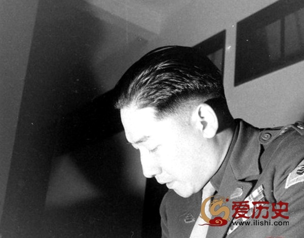 蒋纬国的中学生活 初恋校花被拒绝 爱历史 爱历史-老照片的故事