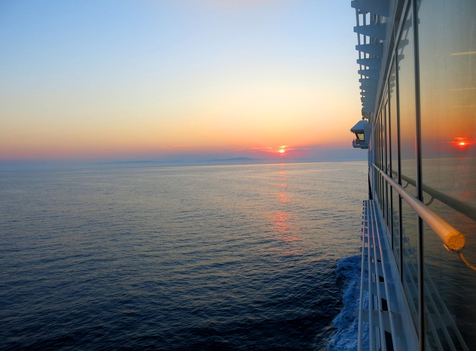 【浪漫希腊】 汪洋中的一条船