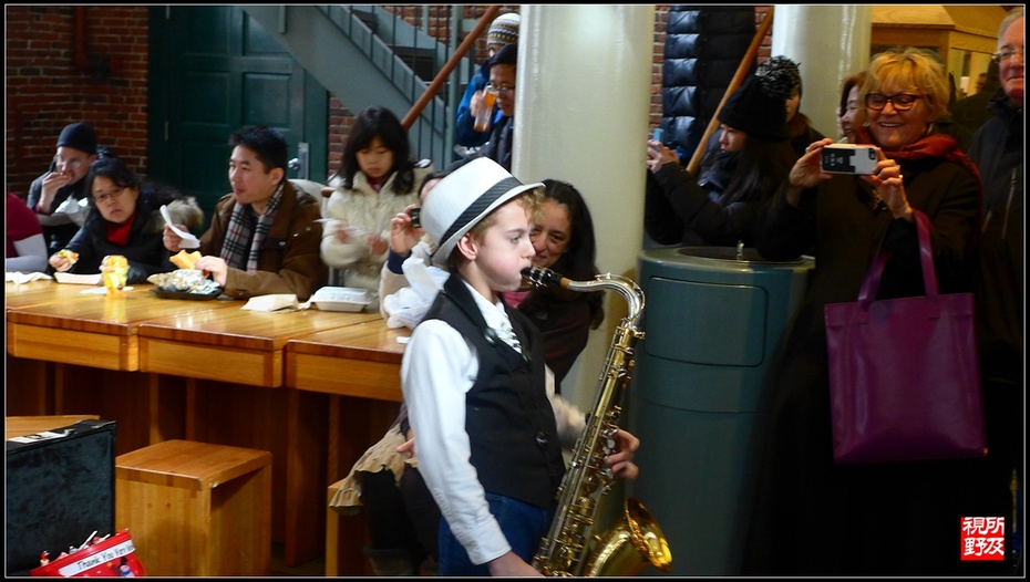 昆西市场 那个吹萨克斯的男孩