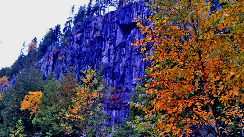 加拿大安大略奥秘(Ouimet Canyon)峡谷公园和鹰谷峡(Eagle Canyon)索道,吊桥 - sihaiyunyou - sihaiyunyou的博客 加拿大安大略奥秘(Ouimet Canyon)峡谷公园和鹰谷峡(Eagle Canyon)索道,吊桥 - sihaiyunyou - sihaiyunyou的博客