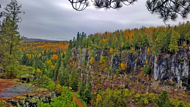 加拿大安大略奥秘(Ouimet Canyon)峡谷公园和鹰谷峡(Eagle Canyon)索道,吊桥 - sihaiyunyou - sihaiyunyou的博客 加拿大安大略奥秘(Ouimet Canyon)峡谷公园和鹰谷峡(Eagle Canyon)索道,吊桥 - sihaiyunyou - sihaiyunyou的博客