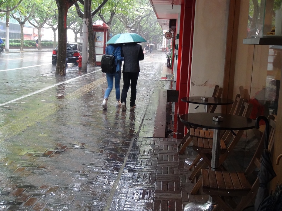 下雨天留客天