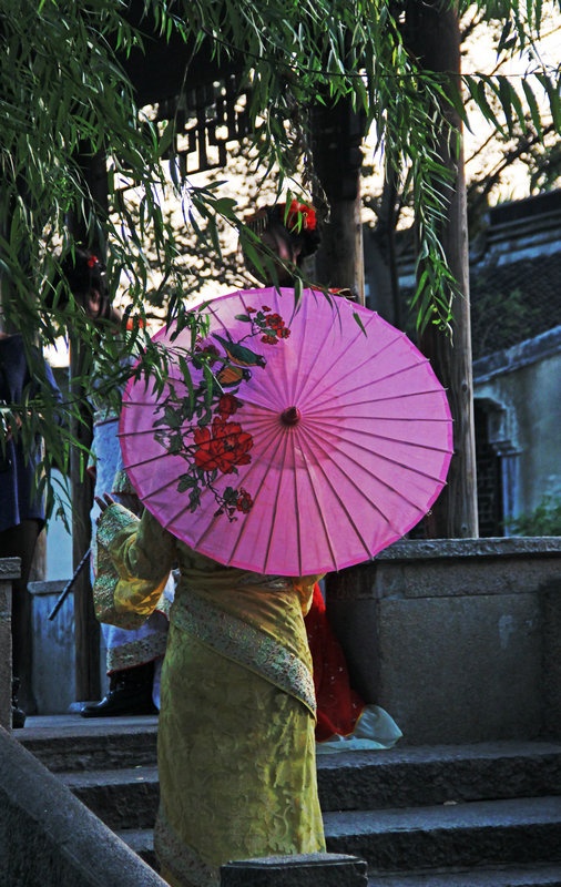 水乡游木渎古镇,水盈盈美女成群--学友聚会苏锡之七