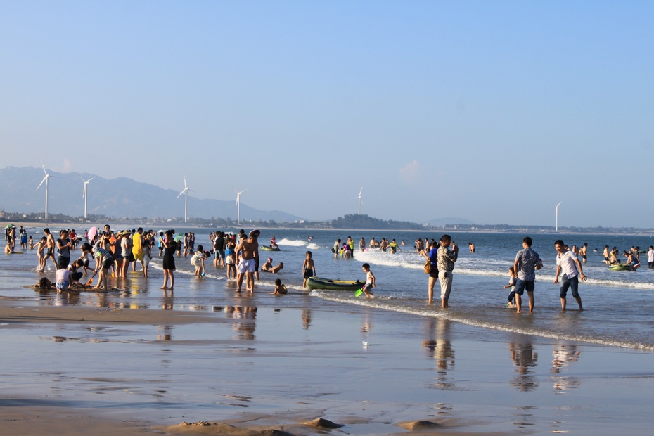 风景迷人的漳州六鳌半岛----欢乐的海滨浴场