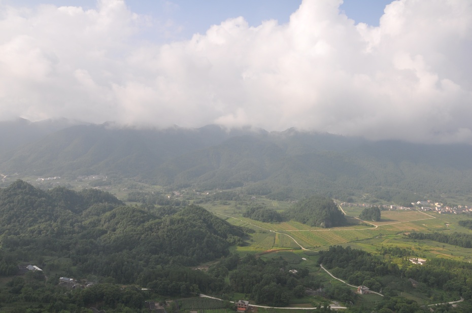通江空山行