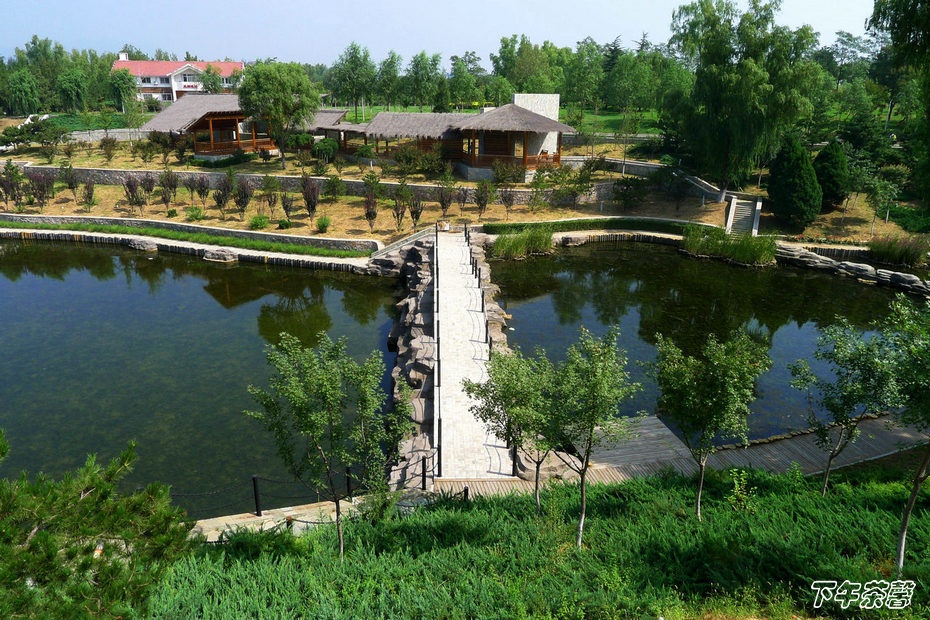 这是第一次来到北京青龙湖公园游览,有人说在房山,有人说在丰台,实际