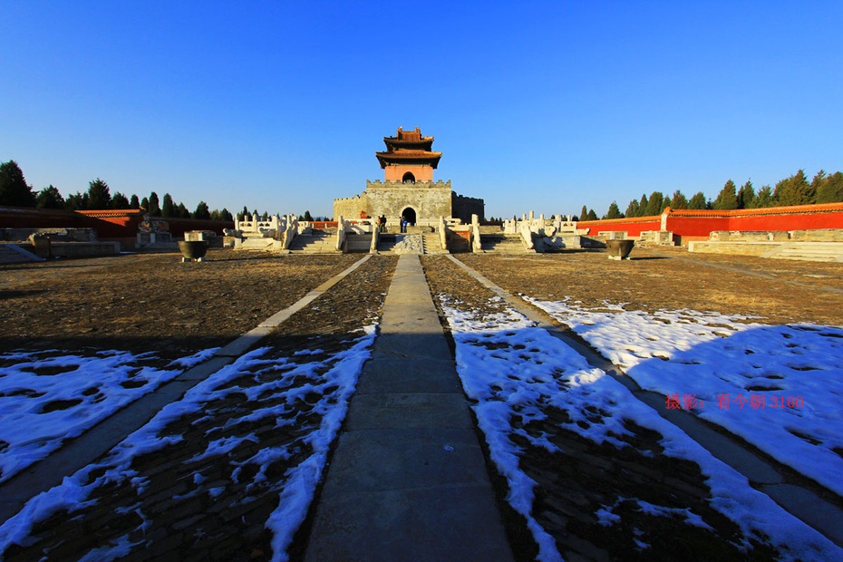 昭西陵建筑也遭受了严重的摧残,大部分地面建筑被焚毁,地宫被盗,能够