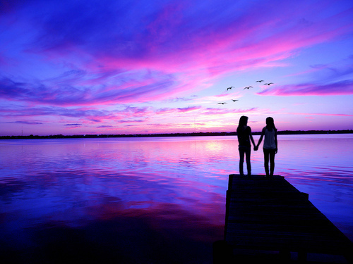 有个男孩喜欢一个女孩,那女孩也喜欢那男孩,可