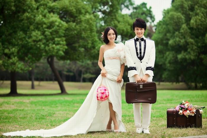 益阳罗威婚纱_科罗威人(2)