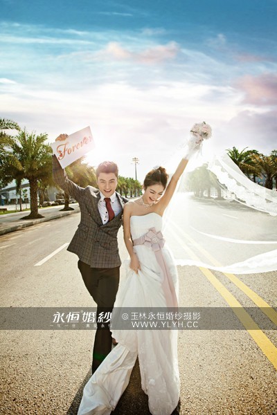 婚纱坐姿图片_正确坐姿(3)
