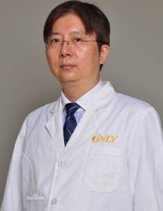 国庆期间,重医附二院整形科特邀国内外知名专家导诊,而国内知名