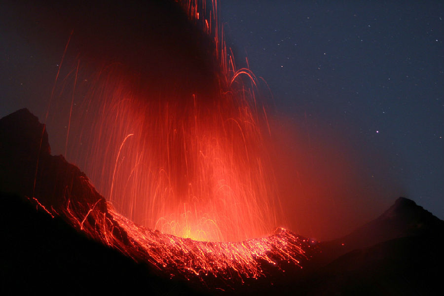 世界最美火山爆发图