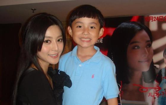  范冰冰 弟弟多大了+ 范冰冰年龄 近况个人简历身