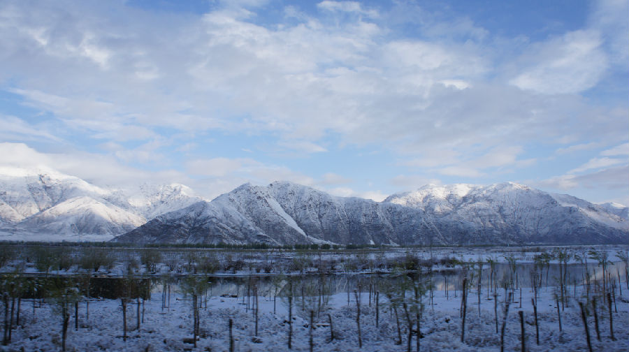 西藏拉萨高原雪景惹人醉