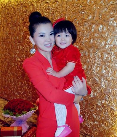 李湘王岳伦3岁可爱女儿最新私房照(图) - 中国娃娃 - 在路上,只为温暖我的人 李湘王岳伦3岁可爱女儿最新私房照(图) - 中国娃娃 - 在路上,只为温暖我的人