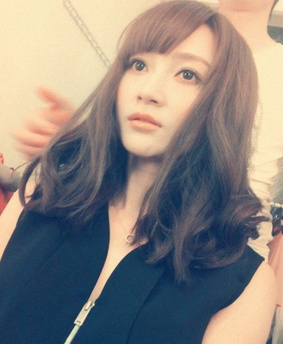 清新的<em>齐肩短发发型</em>,略微内收的直发