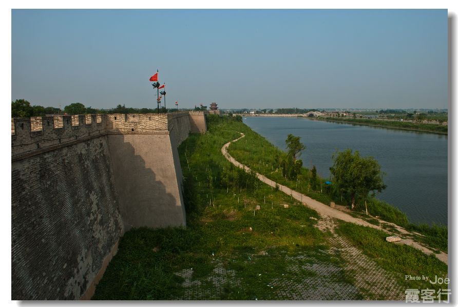 城墙与护城河