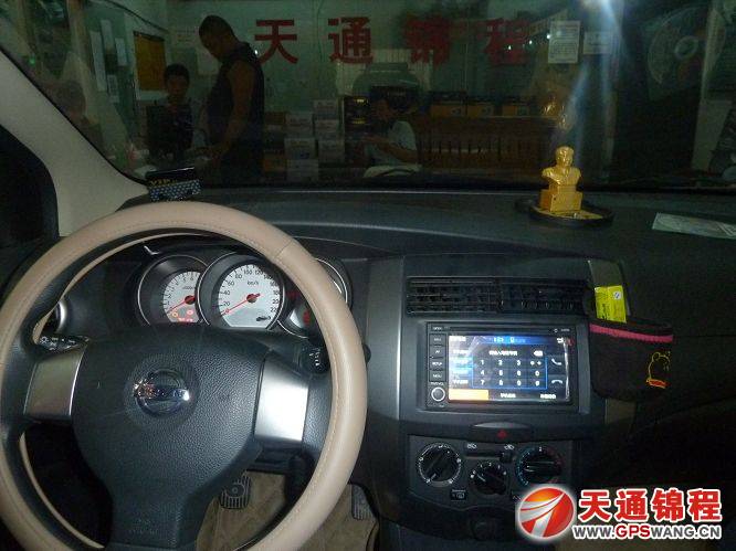 日产骊威安装飞歌开拓者专车专用导航效果图,无损安装高清图片