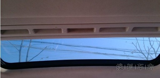 你是一树一树的花开,你是燕子在梁间的呢喃_荣