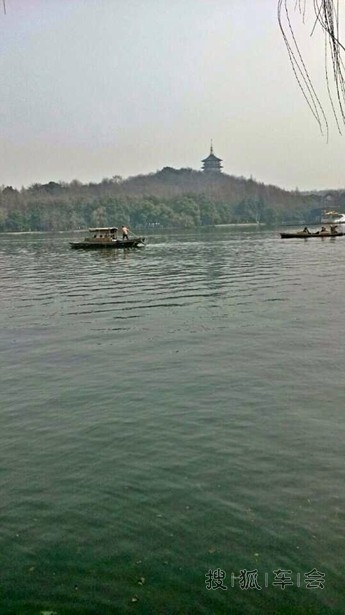 你是一树一树的花开,你是燕子在梁间的呢喃_荣