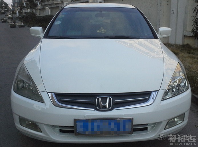 7代本田雅阁2.0私家车5.78万转让,白色,自动挡