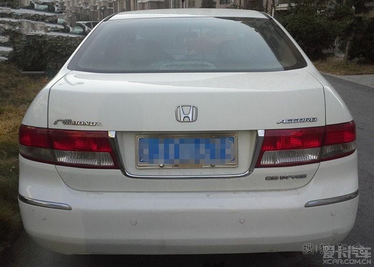 7代本田雅阁2.0私家车5.78万转让,白色,自动挡