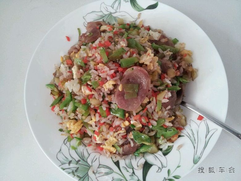 各位 中午都吃什么好吃的饭呀 介绍一下吧 _汽