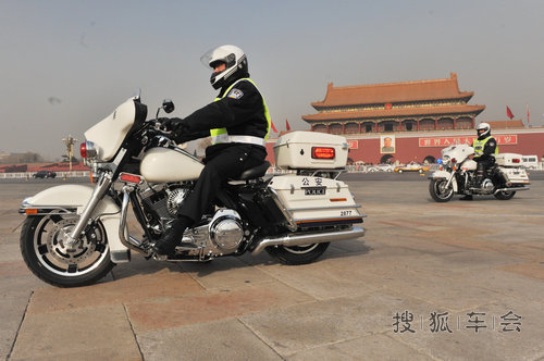 哈雷戴维森赠北京公安局3辆青岛公安局8辆警