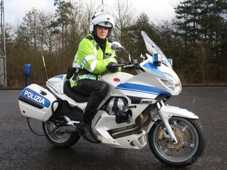 哈雷戴维森赠北京公安局3辆青岛公安局8辆警