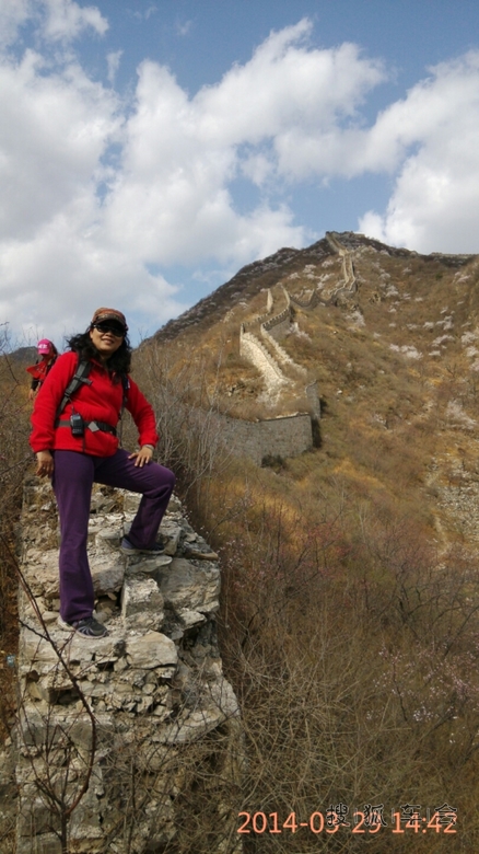 桃花满山的大榛峪长城