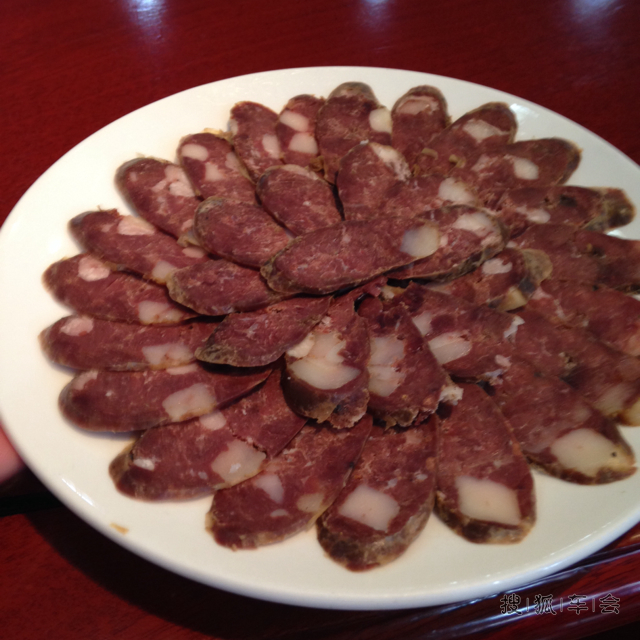 一起参观怀柔影视城,吃鹿肉