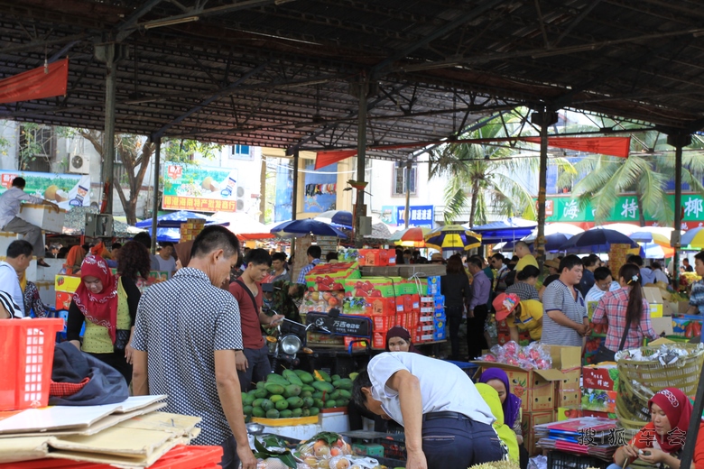 大饱口福…在三亚逛水果市场
