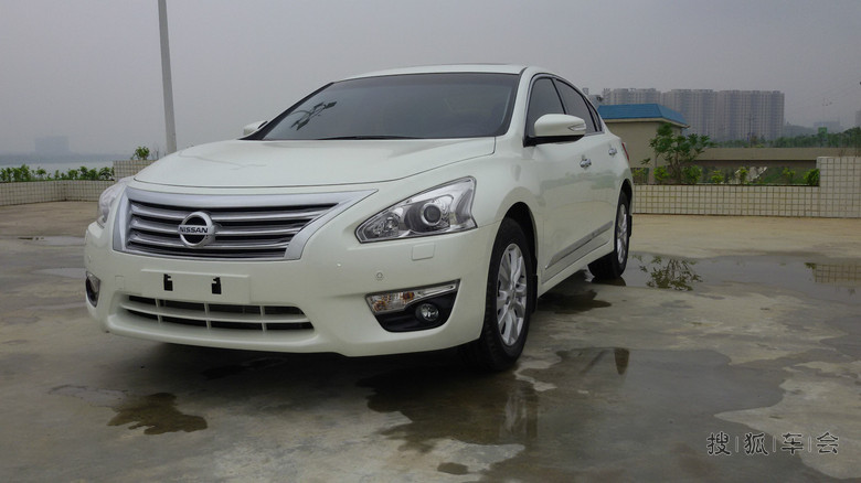 新天籁2.5黑色内饰珠光白提车咯