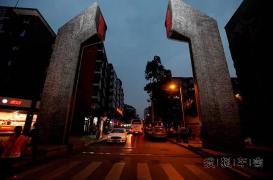 从春熙路到宽窄巷子,走马观花品天府_蒙迪欧-