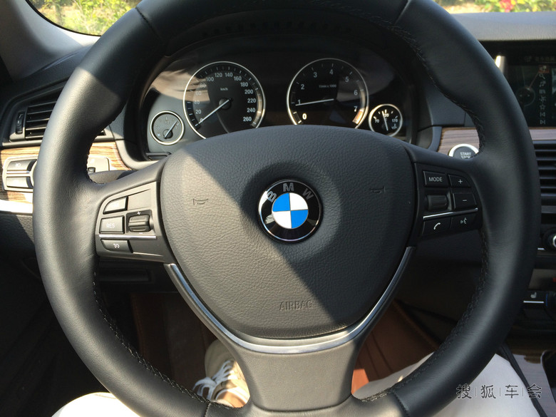 排气管没535好看 方向盘中心的bmw大爱!! 中控 仪表高清图片