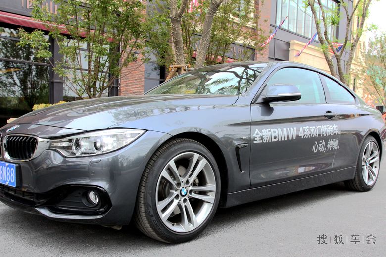 【车房美人志】别墅,豪车,美女一个都不能少