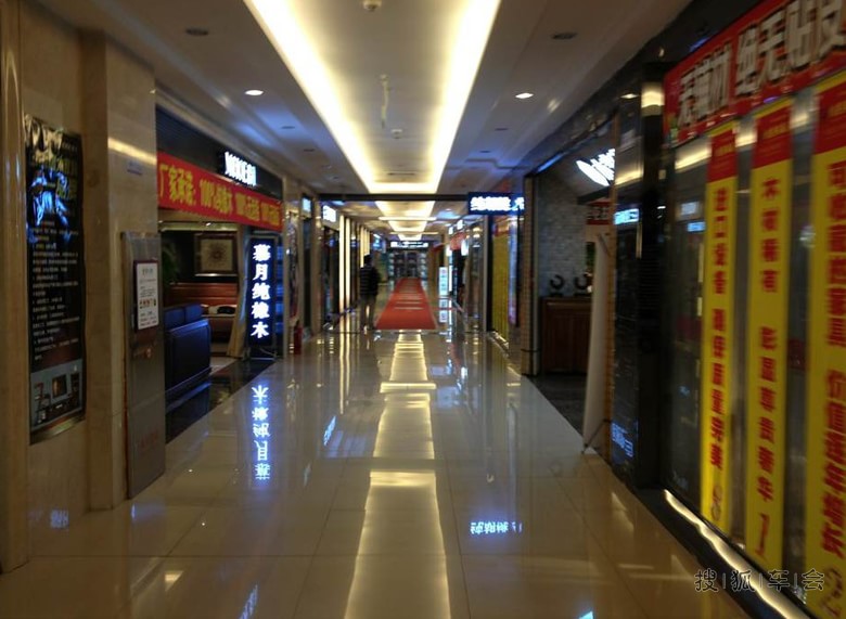 逛家具城偶遇小车展_北京自驾游FB俱乐部