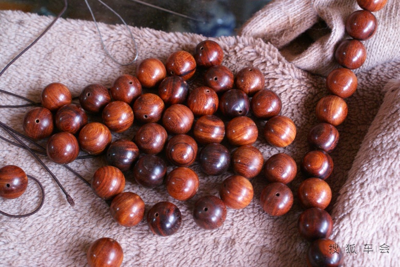 周末了换个玩的---自驾小武基红木早市玩手串