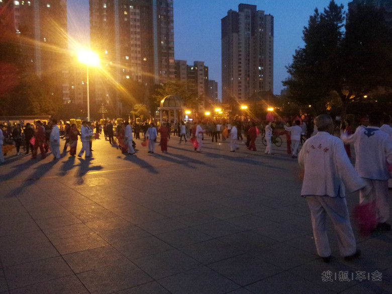 沈阳大东广场的美丽夜生活