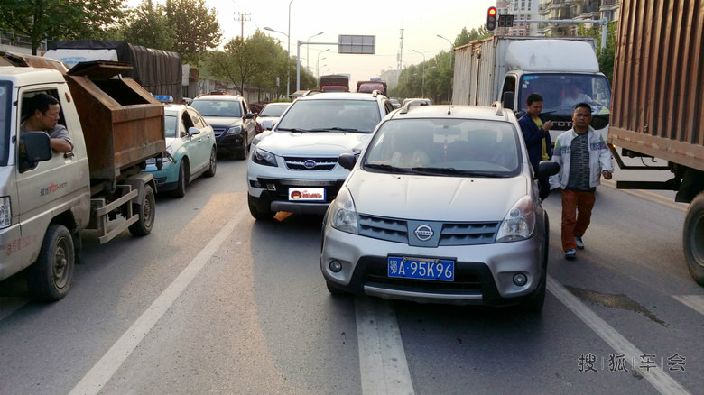 无赖司机奇葩定损员不负责交警,有理为艰,女司