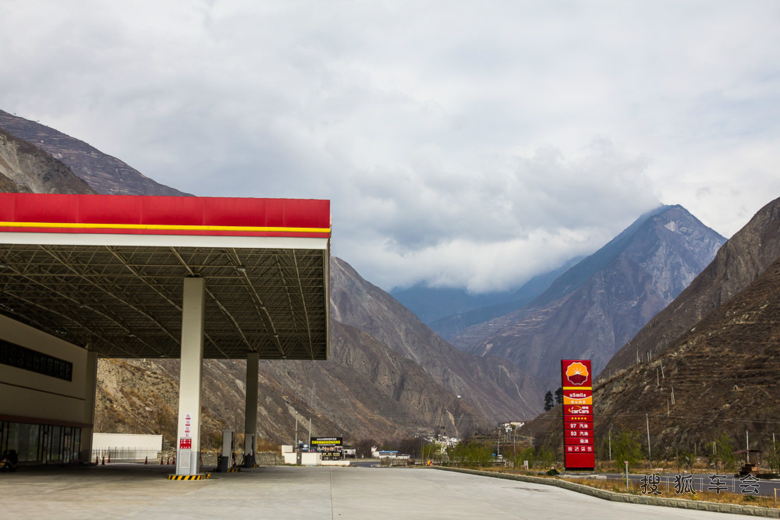 一路风尘带花雨,洋洋洒洒点凡尘---金川梨花季